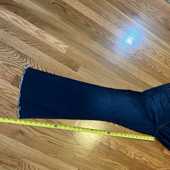 MOTHER The Weekender Fray Size 32 NWT - Picture 5 of 13